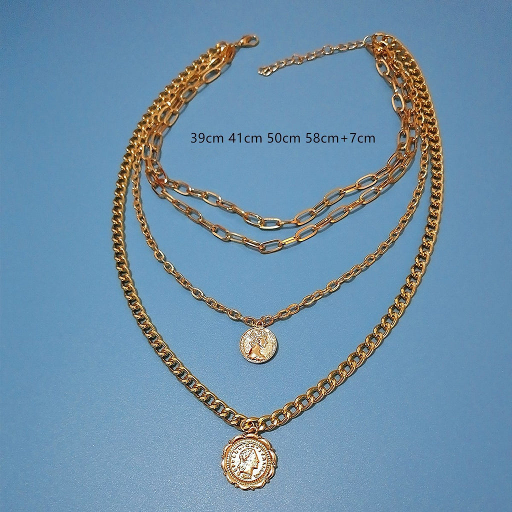 Queen Pendant Necklace