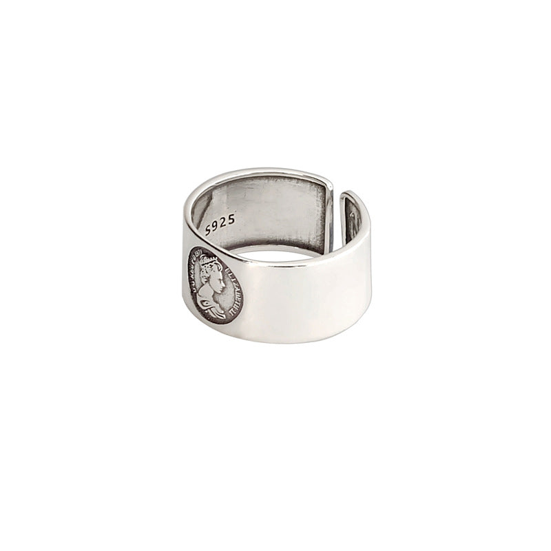 Queen Vintage Ring